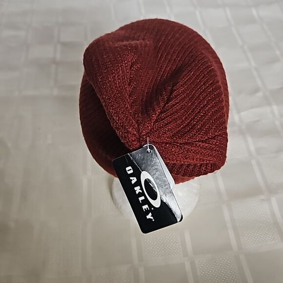 Oakley Women's Knitted Backbone Beanie Hat One Size Fired Brick - Picture 3 of 16